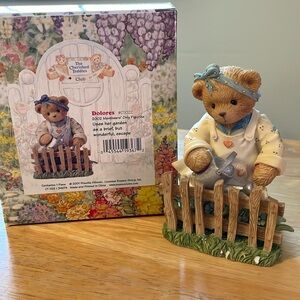 2002 Vintage Cherished Teddies Members Only figurine. Delores